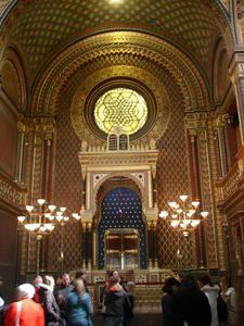 Inside the Spanish Synagogue...