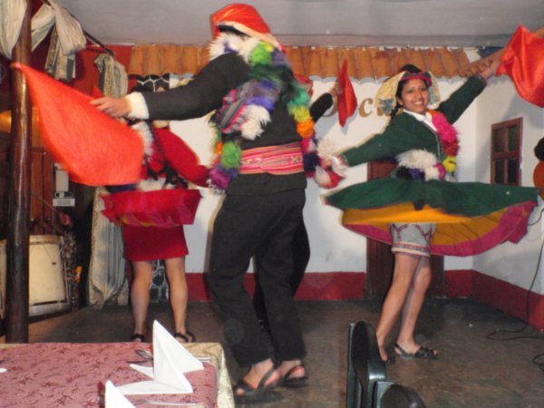 Danseoppvisning i Puno