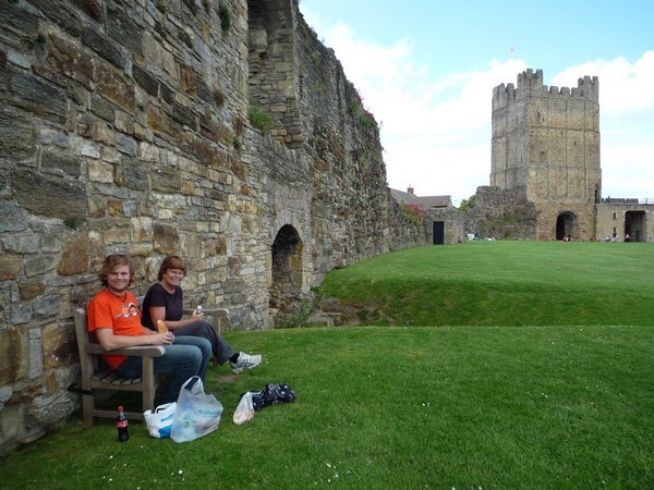 Lunsj innenfor murene til Richmond Castle