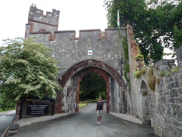 Innkjøringen til Ruthin Castle i Nord-Wales hvor vi bodde i 2 netter