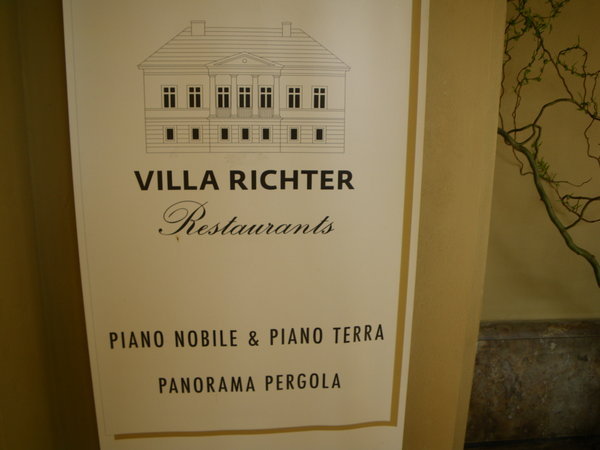 Villa Richter, le resto huppe de la ville... j'ai pas demande qui etait le patron