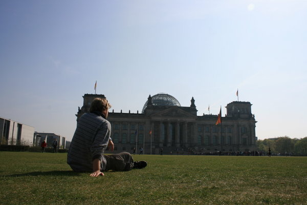 Devant le Reichstag