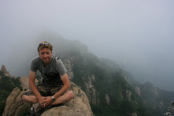 Le sommet nappé de brume du Tai Shan