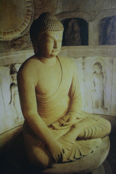 Le majestueux Bouddha de la grotte de Seokgulam