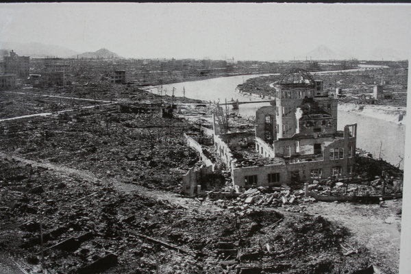 Hiroshima, quelques jours apres la Bombe A