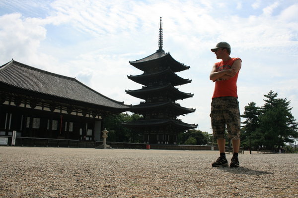 Nara - Temple, pagode et gueule