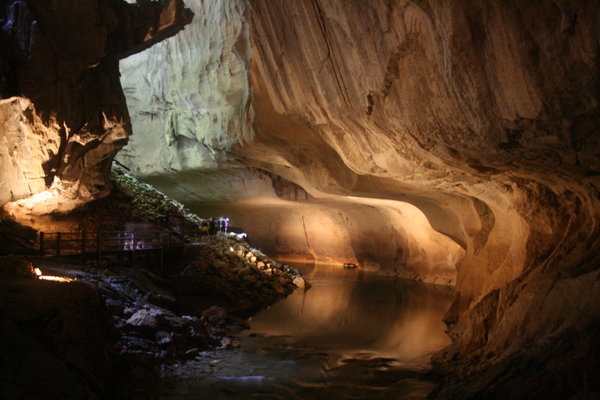 la Caverne a l'eau claire