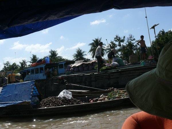 The floating market at Cai Be