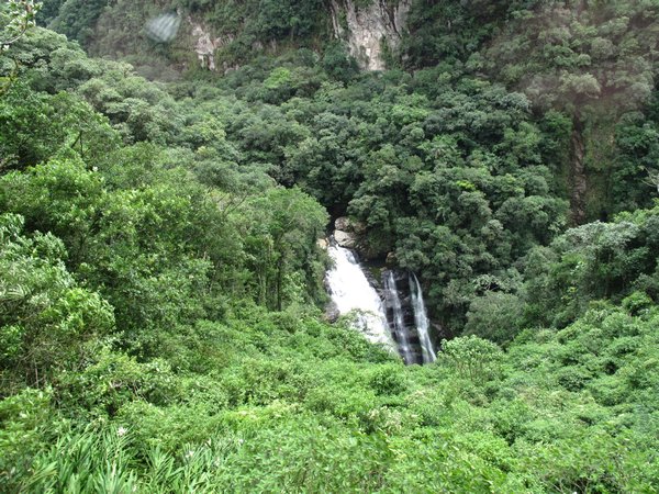 040 waterfall