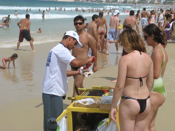064 hot dog a la Brasil