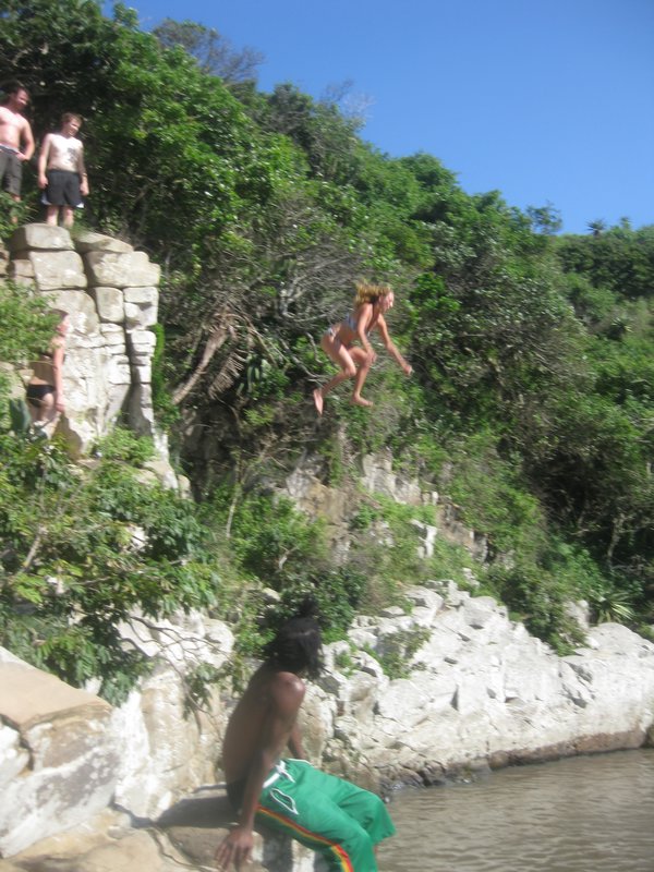 Cliff Jumping- Mapuse