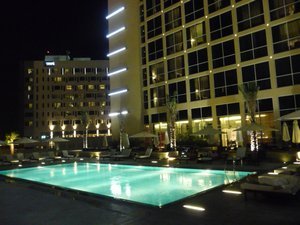 Yas Centro pool