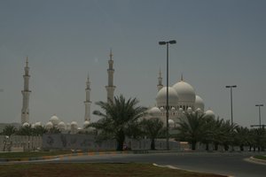 drive by the Great Mosque