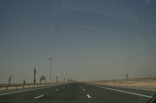 road b/w RAK & Abu Dhabi