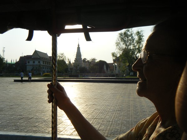Mamidou dans un tuktuk