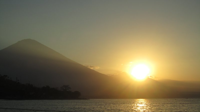 Coucher du soleil sur Mt. Agung