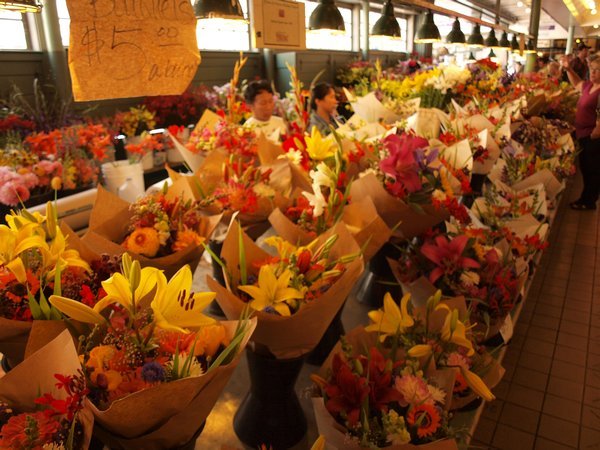 flowers @ pike st markets