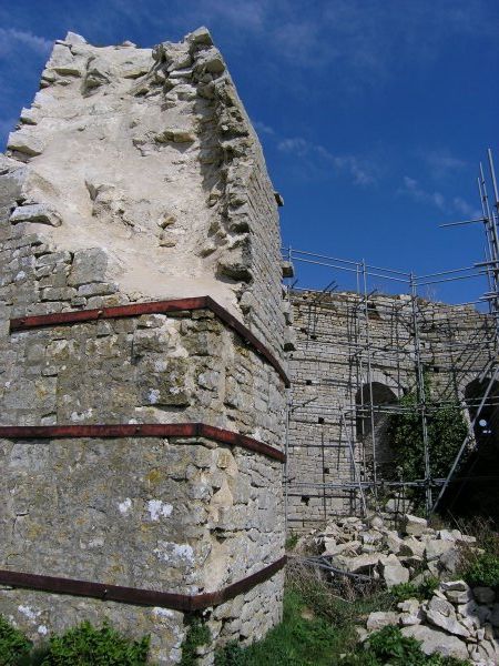 Stabilization of 'Rufus Castle'