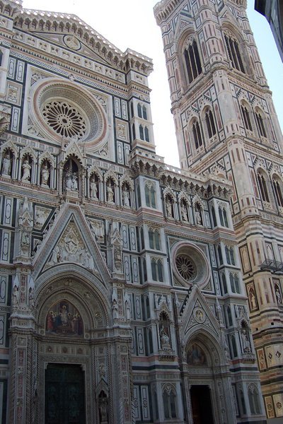 Le Duomo (ou dome ) (ou basilique)