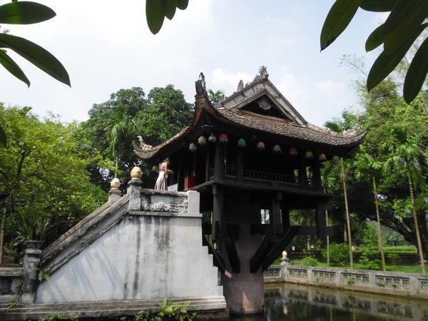 one pilar Pagoda
