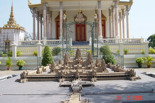 Model of Angkor Wat (temple) 