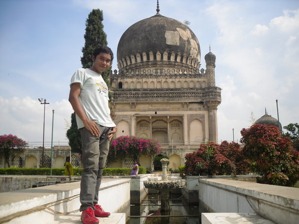 Water way in front of Qutb Shahi Tomb 
