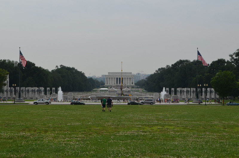 Lincoln Memorial across the WWII Memorial