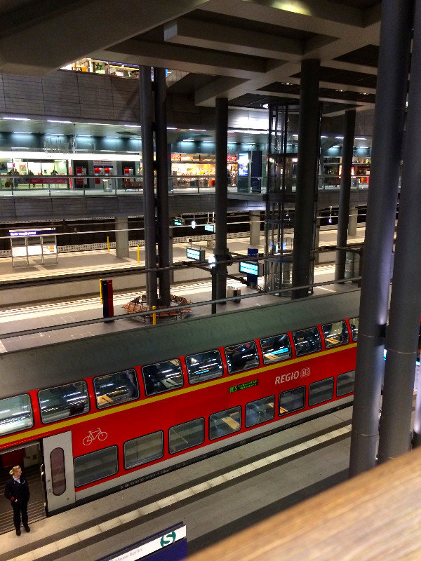 Berling Hauptbahnhof (main train station)