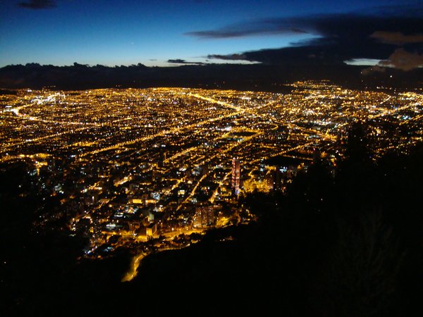 Bogota im fast dunkeln