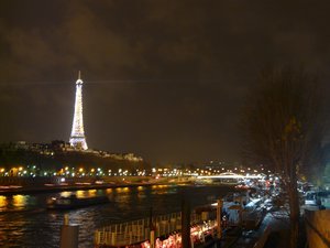 Eiffel Tower: Twinkly