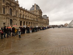 Line At The Louvre. Idiots.