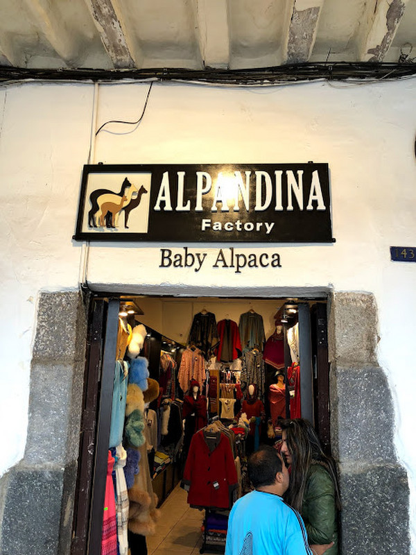 street shopping in Cusco