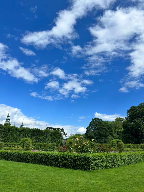 The Rosenborg Palace gardens - Beautiful and king sized