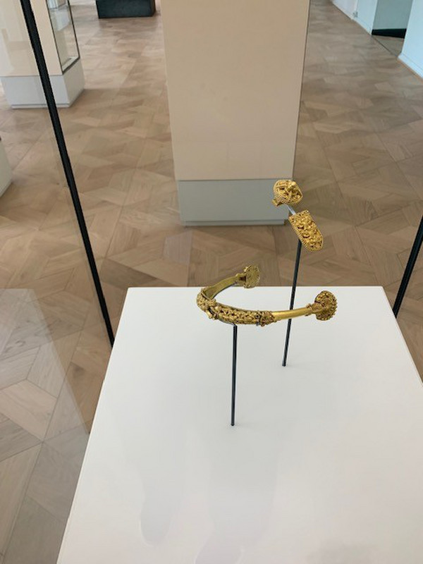 gold spur - Viking's intricate craftsmanship dating 9th century AD