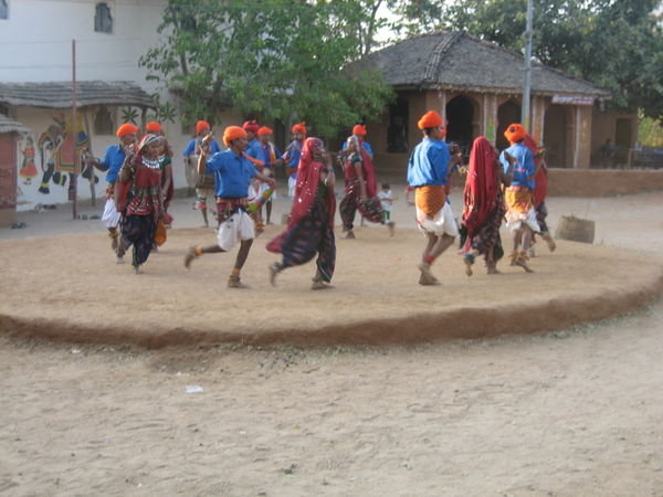 folk dancers, Udaipur