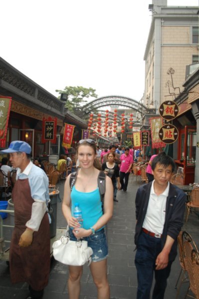 Tracy in the Beijjing street market
