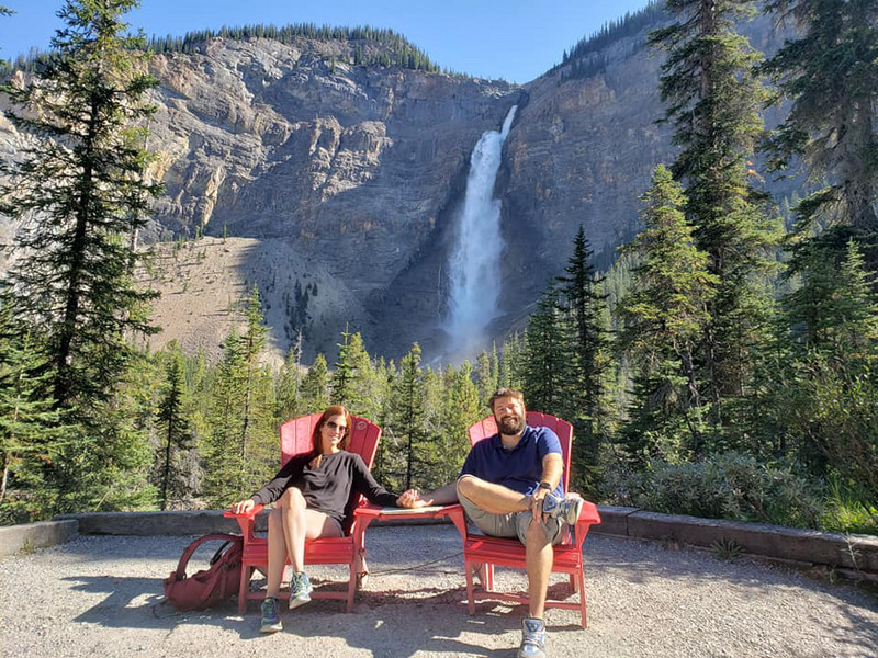 Les fameuses chaises rouges de Parcs Canada