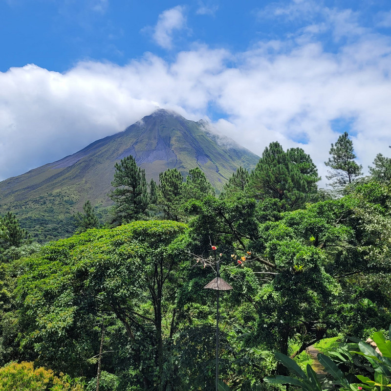 Volcan Arenal, où l'image du volcan au cône parfait