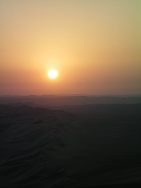 Coucher de soleil dans le desert
