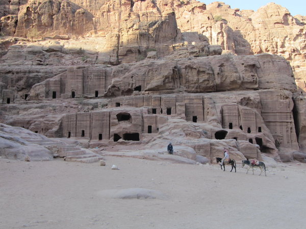 Maisons et tombeaux de Petra