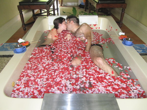 Du love dans un bain de fleurs