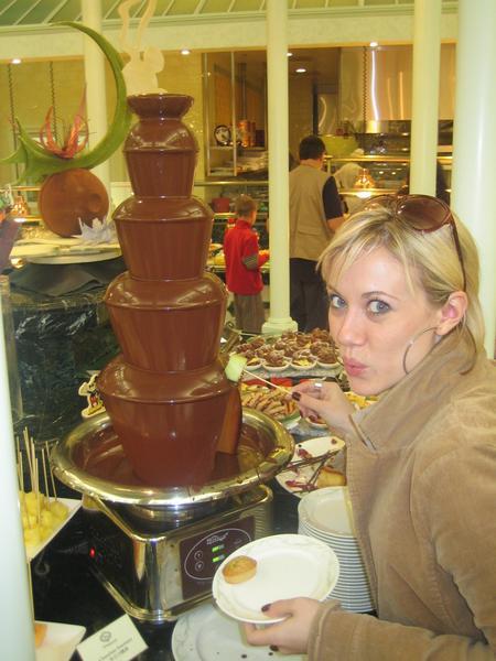 The chocolate fountain....oooooooaaahhhh