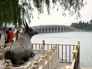 Tongniu (Bronze Ox) & Shiqikongqiao (17 Arch Bridge)