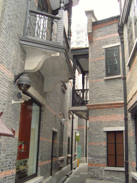 Narrow alley's of Xintiandi