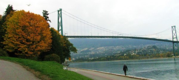 Lions Gate Bridge which links downtown Van to its northern Suburbs
