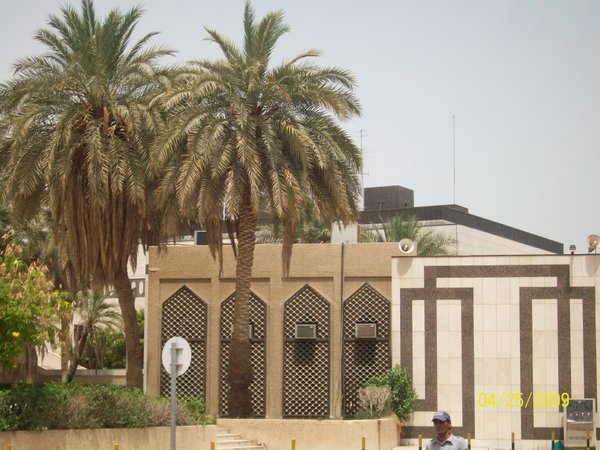 Larger mosque and square in Dammam
