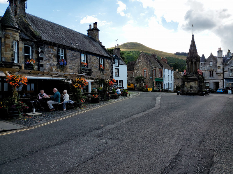 Falkland with Covenantor Hotel (Mrs. Baird's B&B from Outlander)