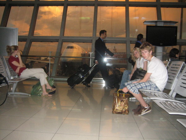 Tamara, Rosanna, and Will @ sunrise, Suvanabhumi Airport, Bangkok