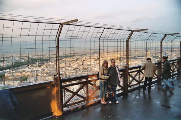 Rosanna and Tamara on the second deck at the Eifel Tower
