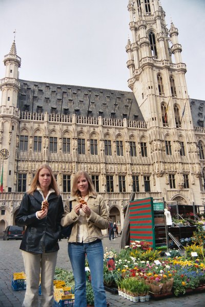 Tamara and Rosanna at the Grand Place